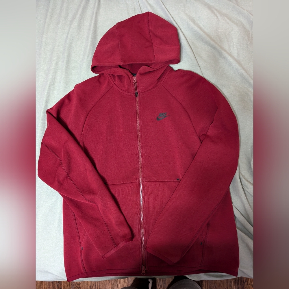 Nike tech sweater